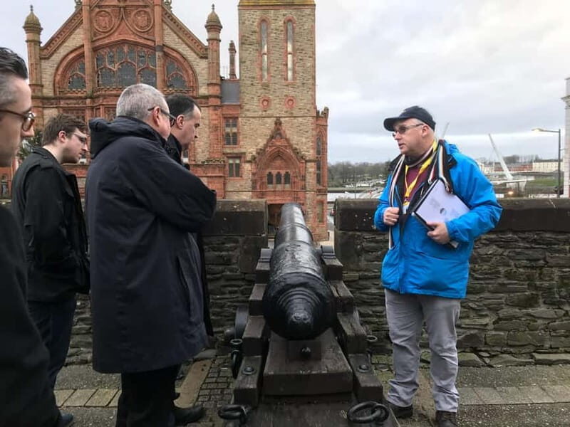 Derry/Londonderry: City Walls History Walking Experiences - The Guide & Experience