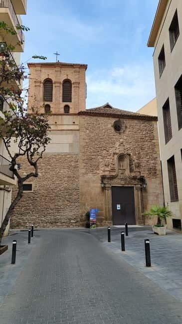 Descubriendo Almería: Un Viaje por la Historia y la Cultura - An Overview of the Tour