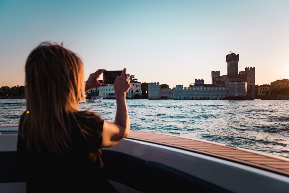 Desenzano Del Garda: Sunset Boat Trip at Sunset With Drink - Key Points