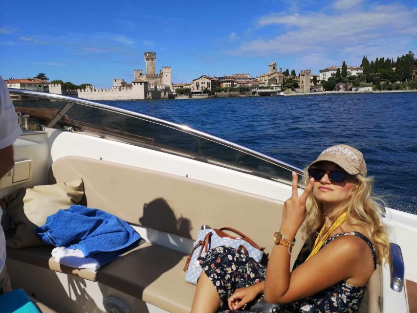 Desenzano:Sunset Walking and Boat Tour With Drink on Board - Experience the Sunset