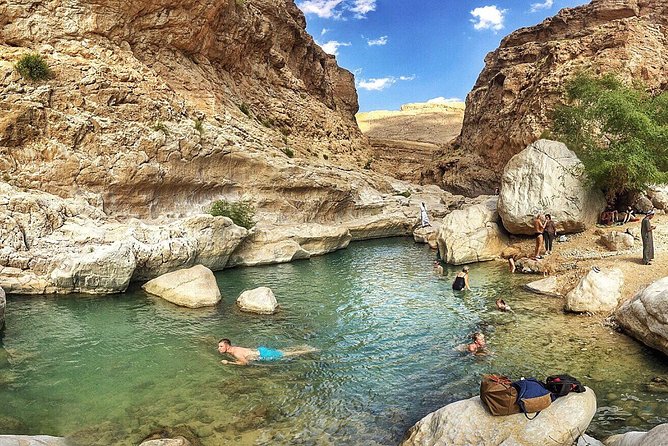 Desert Oasis Adventure: Wadi Shab, Bani Khalid & Camp - Transportation and Amenities