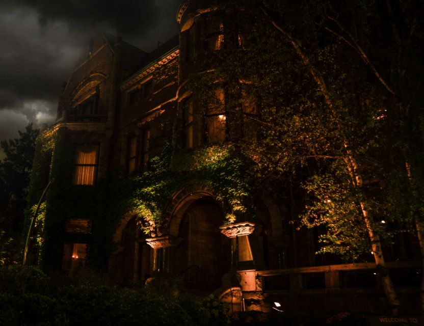 Detroit: Ghosts and Spirits Haunted Walking Tour - Meeting Point