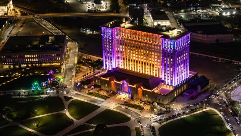 Detroit: Helicopter Rides Over City Landmarks - FAQ