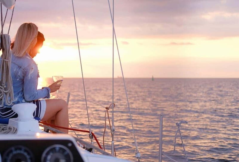 Dia: Day & Sunset Cruise with Menu by Greece's Top 100 Chef - The Start: Meeting Point & Arrival