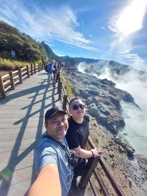 Dieng Plateau Sikunir Golden sunrise trip with guide - Frequently Asked Questions