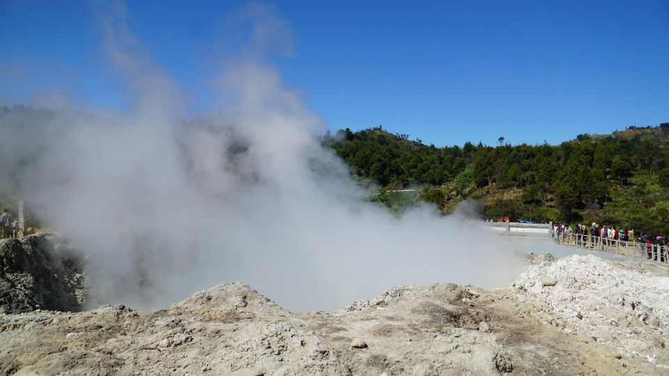Dieng: Sikunir Golden Sunrise and Dieng Plateau Tour - Cancellation and Reservation Policy