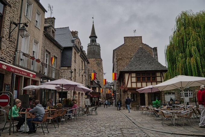Dinan: Private Guided Walking Tour - Why Choose a Guided Tour