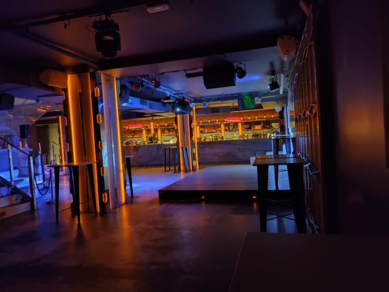 Dinner-Show La Circa De Marta Cariño! in the Center of Madrid - Venue and Atmosphere