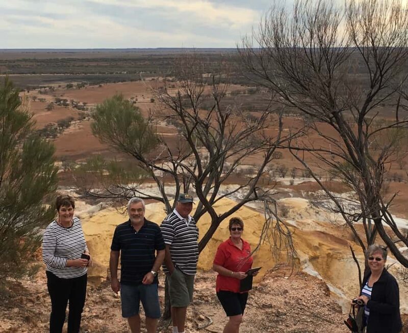 Dinosaur Stampede 3/4 Day Tour - Key Points