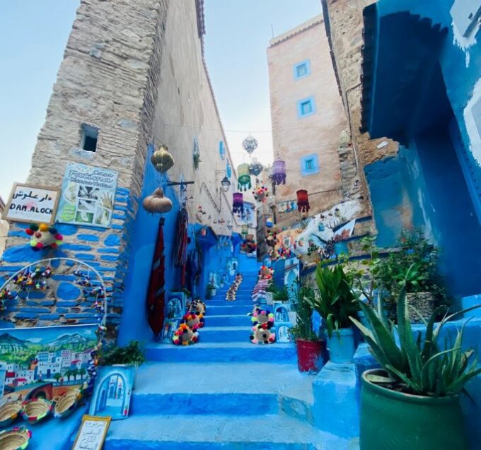 Discover a Comfortable Journey From Fes to Chefchaouen - Discovering Chefchaouens Charming Shops and Cafés