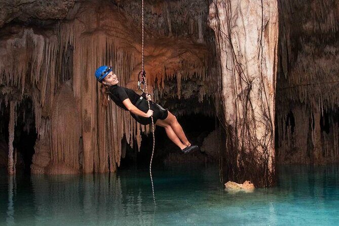 Discover a secret river in middle of the Jungle. Buffet included. - A Closer Look at the Rio Secreto Tour