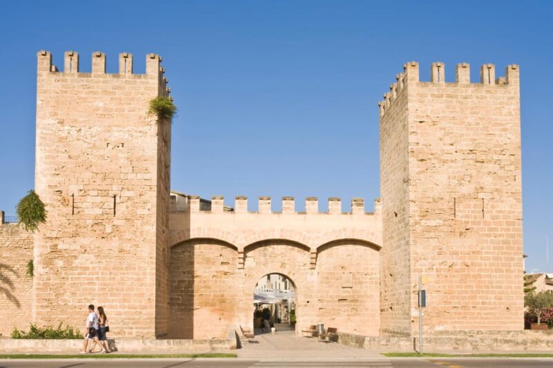 Discover Alcudia's Hidden Gems: Walking Tour of the Old Town - Who Will Benefit Most?
