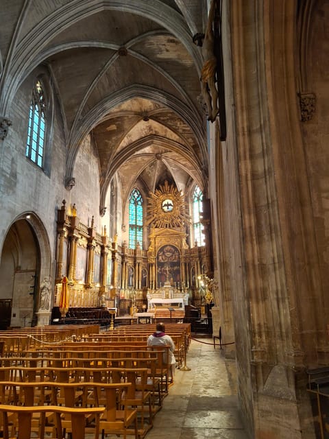 Discover Avignon Combined With Unique Food & Wine Tasting - Taking in History and Culture