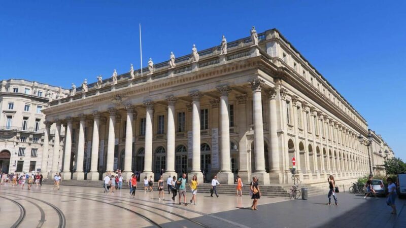 Discover Bordeaux: English Guide to the City Walking Tour. - Key Points