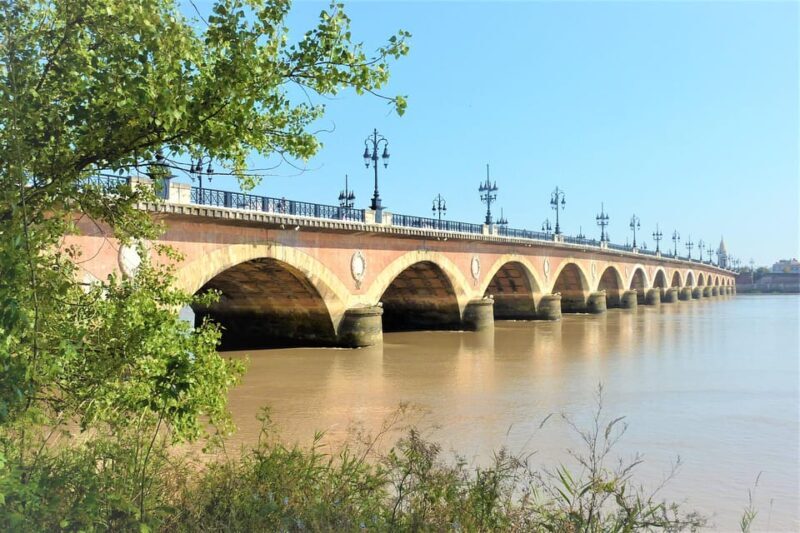 Discover Bordeaux: English Guide to the City Walking Tour. - What Sets This Tour Apart