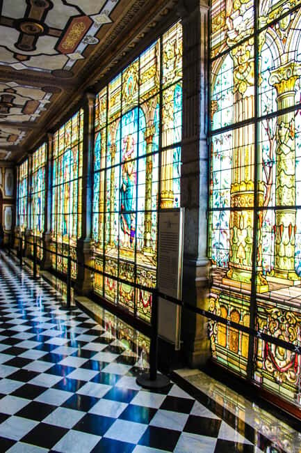 Discover Chapultepec Forest in Mexico City. - Key Points