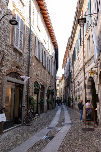 Discover Como: Guided City Tour & Lake Cruise - Exploring Comos Historic Center