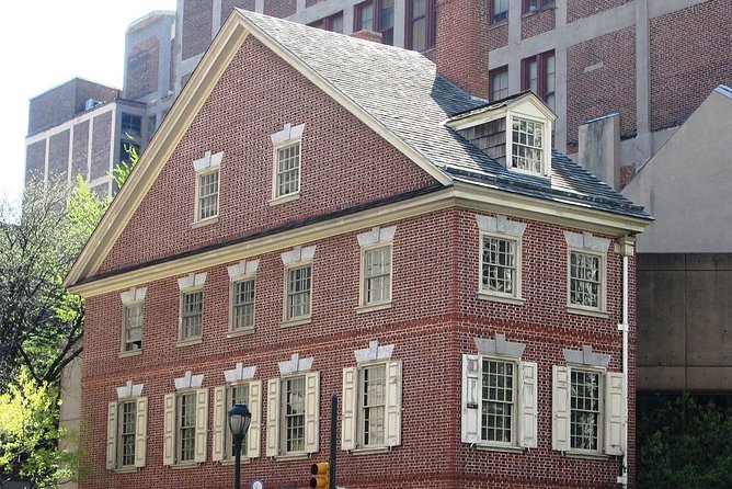 Discover Fantastic Philadelphia: Self-Guided Audio Tour - Discovering Vibrant Murals and Street Art