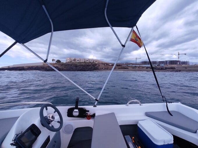 Discover Freedom: Rent a Boat, No License Required! - Experiencing Natural Beauty