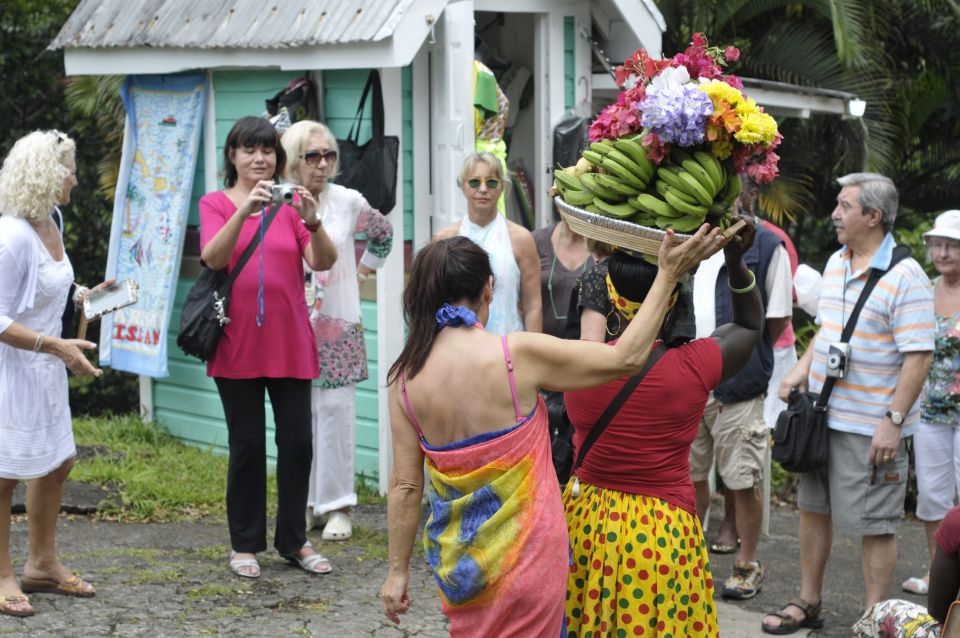 Discover Grenada With Lunch at a Local Restaurant - Caribs Leap: A Tragic History