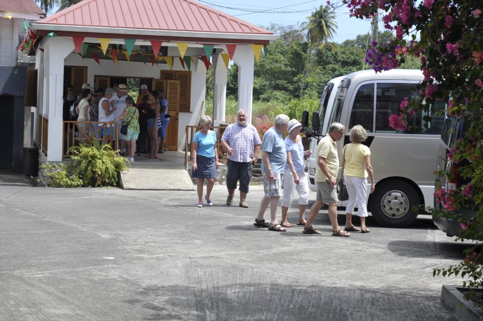Discover Grenada With Lunch at a Local Restaurant - Delightful Local Lunch Experience
