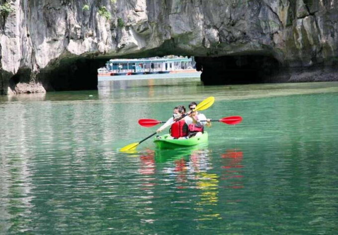 Discover Halong Bay 4-hour Scenic Cruise, Kayak, Lunch, Cave - Meeting Point and Essential Information