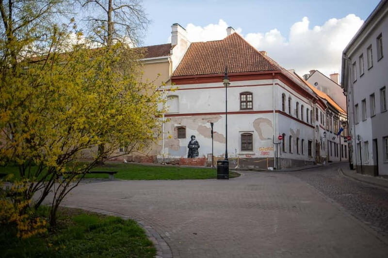Discover Jewish Vilnius with a Local - An In-Depth Look at the Tour Experience