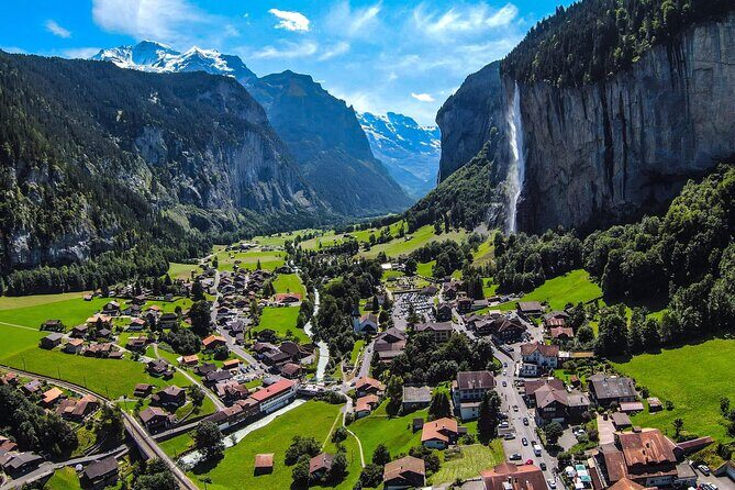 Discover Lauterbrunnen with CHEESE & CHOCOLATE - An In-Depth Look at the Tour Experience