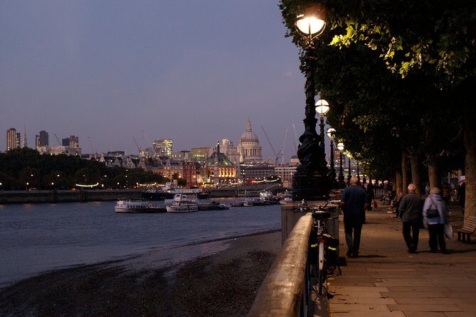 Discover London Along The River - Discover London Along The River: A Personalized Walk Through the South Bank