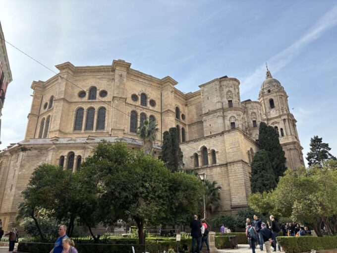 Discover Málaga in 2 Hours: Relaxing Tour by Electric Car - Personalized Guidance and Insights