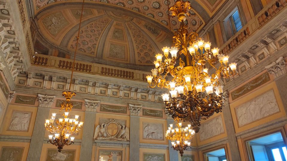 Discover Monzas Royal Villa: Private Tour of Regal Elegance - Admiring the Iconic Rose Garden