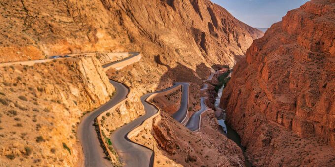 Discover Morocco: 4-Day Tour From Fez to Marrakech - Exploring the Sahara Desert