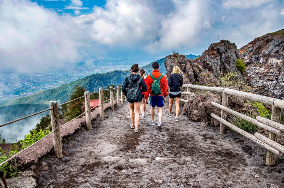 Discover Mt. Vesuvius: Private 3-Hour Tour From Pompeii - Meeting Point