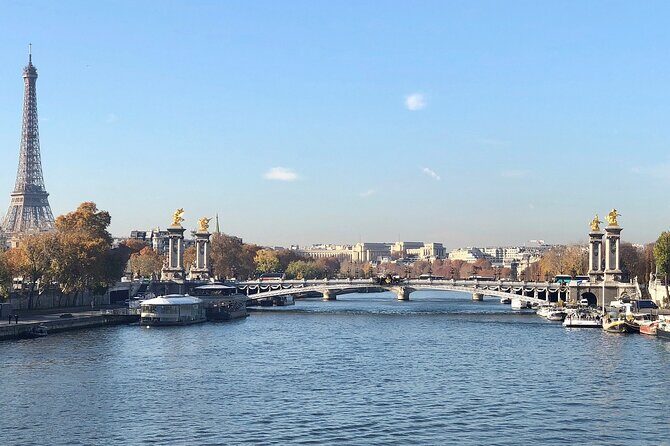 Discover Paris most Photogenic Spots with a Local - Deep Dive into the Itinerary