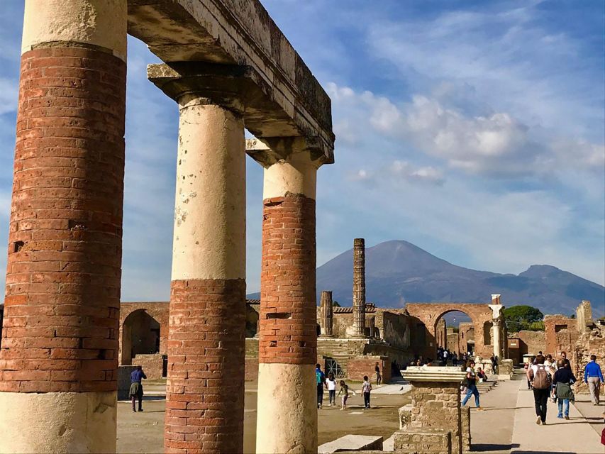 Discover Pompeii: Historic Journey! - Uncovering Pompeiis Secrets
