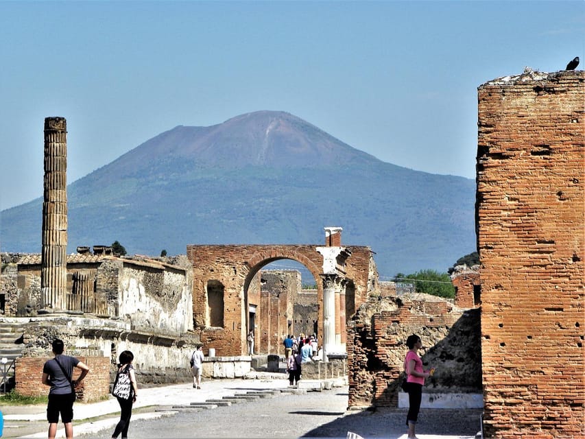 Discover Pompeii & Vesuvius: Ruins, History & Volcanic Views - Bonus Stop: Cameo Factory