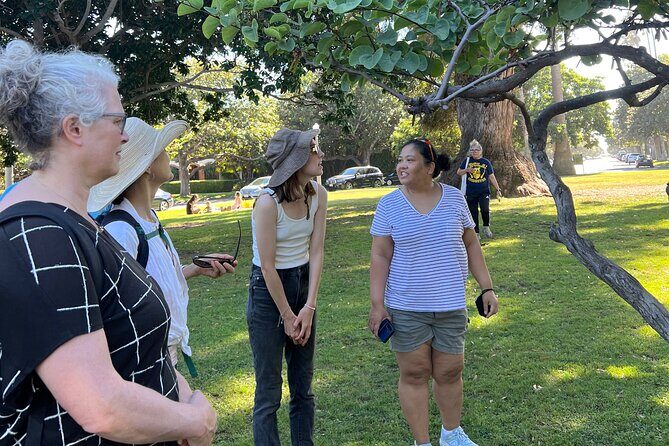 Discover Santa Monicas Lush Gardens, Trees & Neighborhoods - Key Points