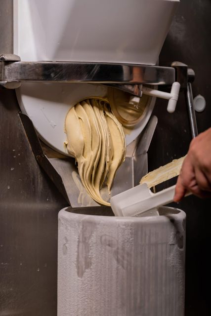 Discover the Artisanal Gelato - Meeting Point