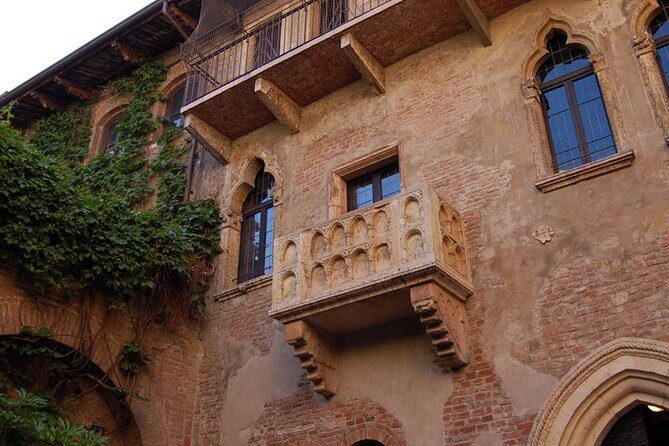 Discover the City of Romeo & Juliet: Walking Tour of Verona - An In-Depth Look at the Verona Walking Tour