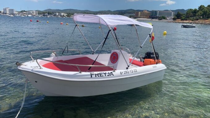 Discover the Ibiza Beaches on a Boat Without License 8H - Price and Booking