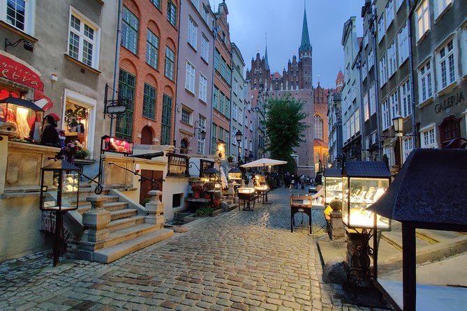 Discover the Magic of Old Gdańsk: Private Main Town Walking Tour - Meeting and Pickup Information