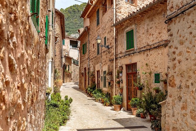 Discover the Major Cultural Attractions of Palma De Mallorca on a Private Tour - Booking Your Private Tour