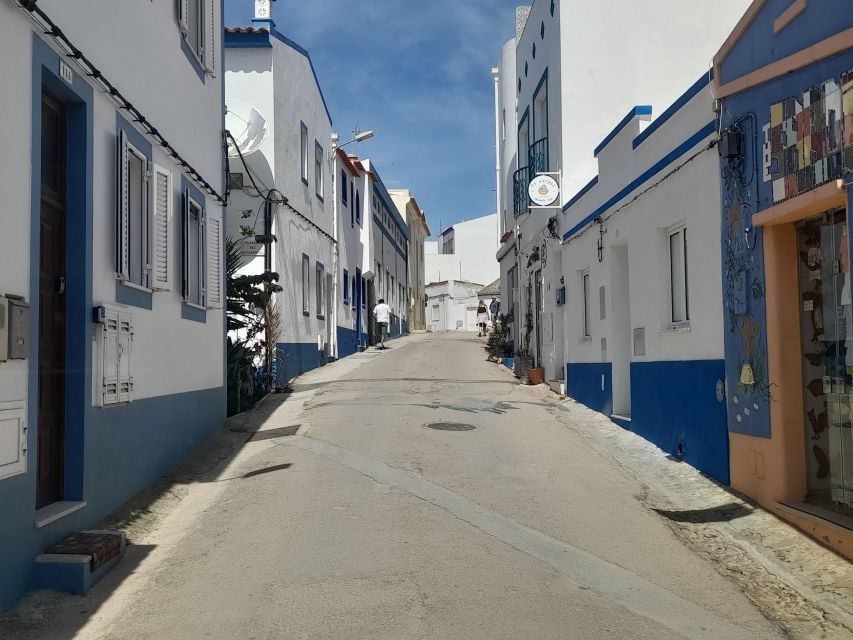Discover The Picturesque Villages in West Algarve - Traditional Cuisine and Dining Options