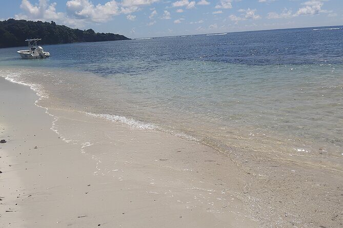 Discover the Splendid Universe of Islands and Seabed - Why Travelers Love This Tour