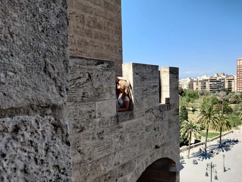 Discover Valencia yourself with a Playful walking tour! - Key Points