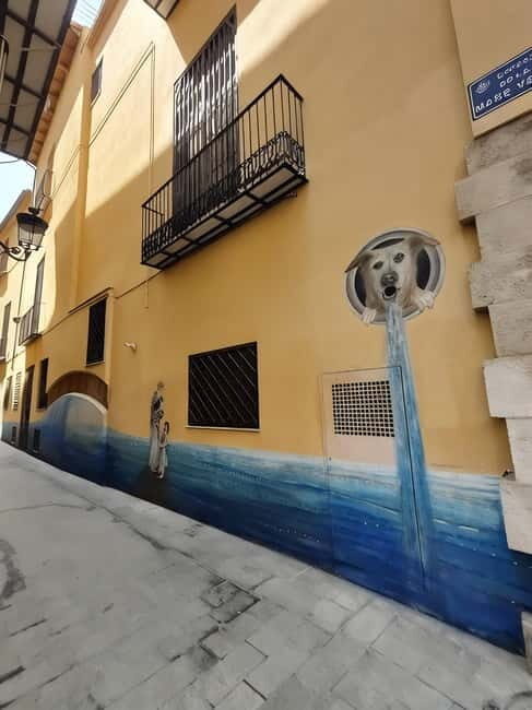Discover Valencia yourself with a Playful walking tour! - FAQs