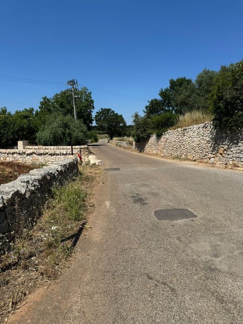 Discover Valle DItria - Accessibility and Meeting Point