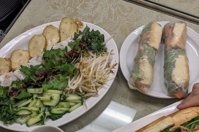 Discover Vietnamese Buddhist Cuisine Around Montreal Jean-Talon - Accessibility and Participation