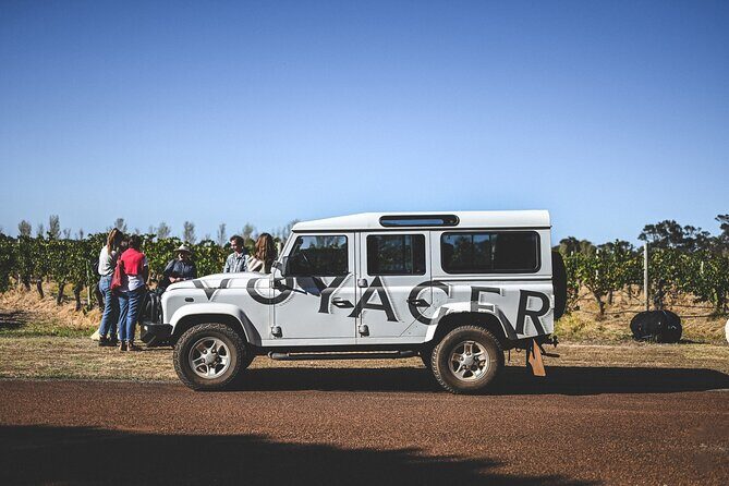 Discover Voyager Tour and Seasonal Lunch - Key Points