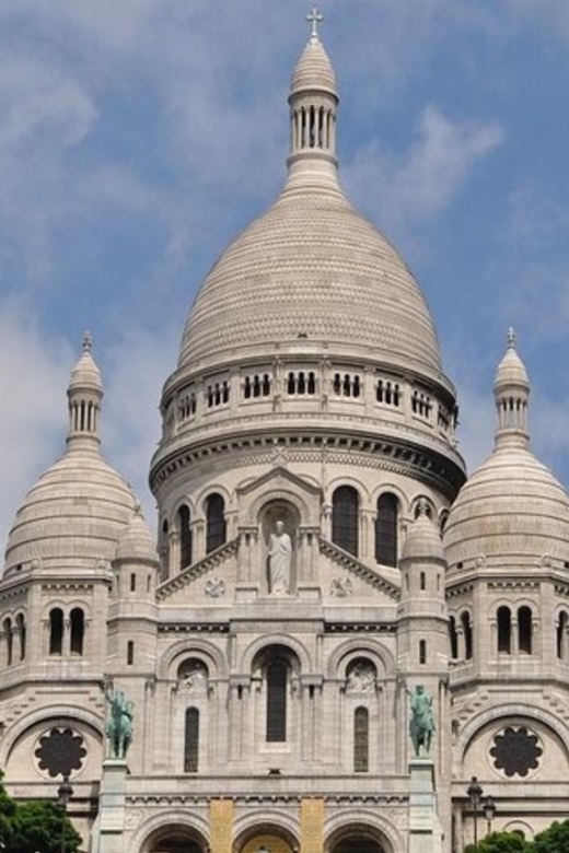 Discovering Le Marais: Guided Walking Tour of Paris - Notable Sites and Photo Stops